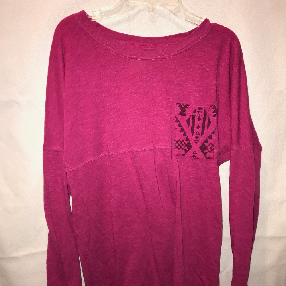 Pink long sleeve with abstract pocket